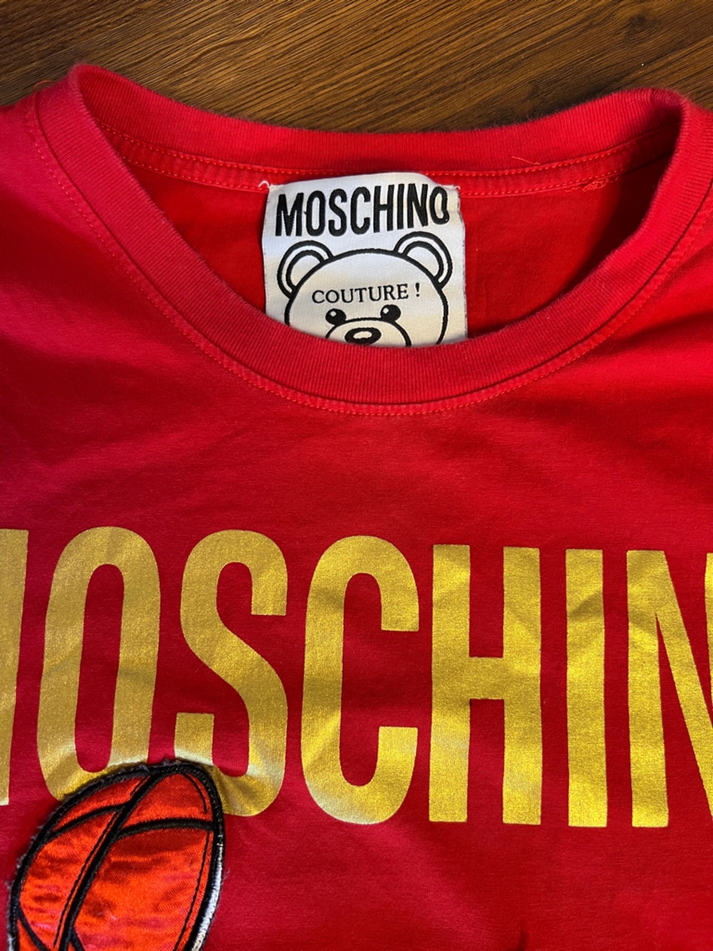 Moschino Couture Porky Pig Graphic T-Shirt Red Gold Logo Designer Tee Large - Picture 3 of 6